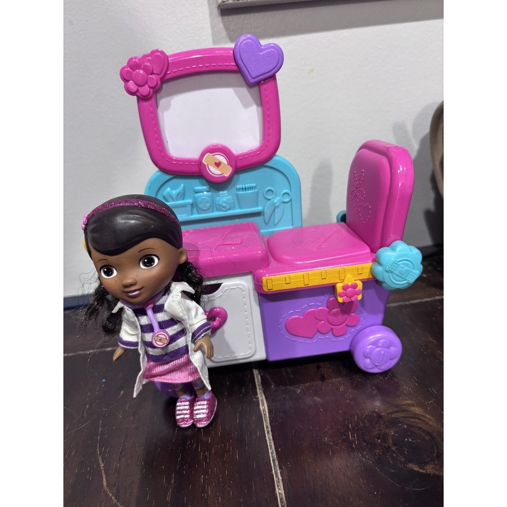 Disney‎  DOC McSTUFFINS Magic Xray X-Ray Care Cart Just Play Incomplete Doll